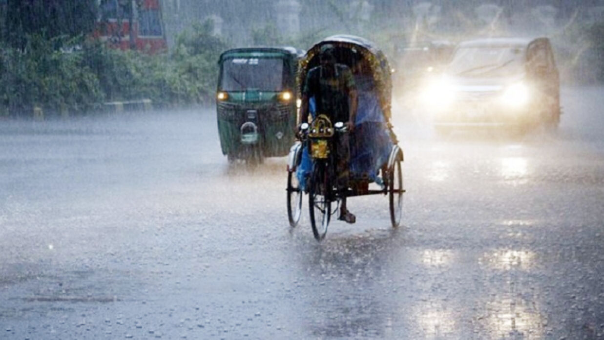 বজ্রসহ বৃষ্টি ও তাপমাত্রা নিয়ে যে বার্তা দিল আবহাওয়া অফিস