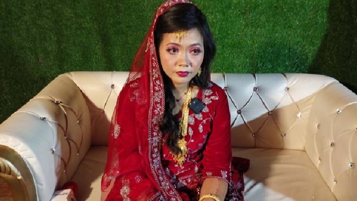 ইন্দোনেশীয় তরুণী ইফহা