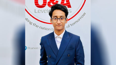 ডেইলি ষ্টার এওয়ার্ড পেলেন মীর হামজা 