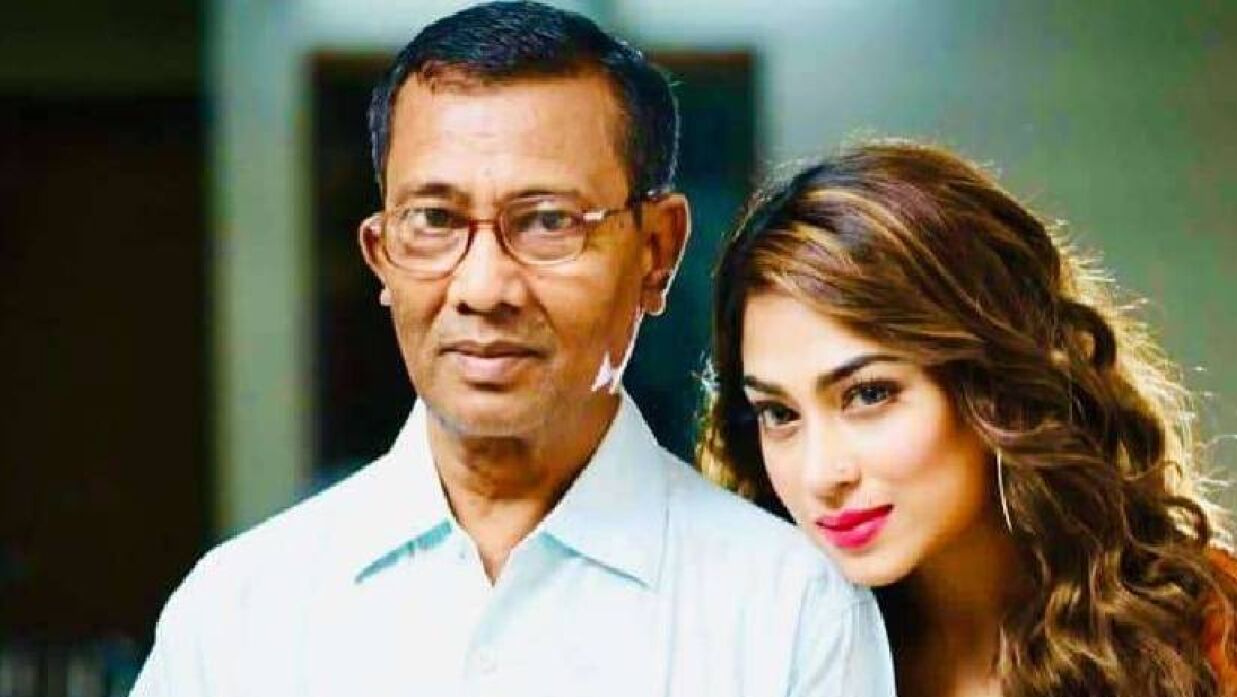 বাবা হারলেন চিত্রনায়িকা পপি