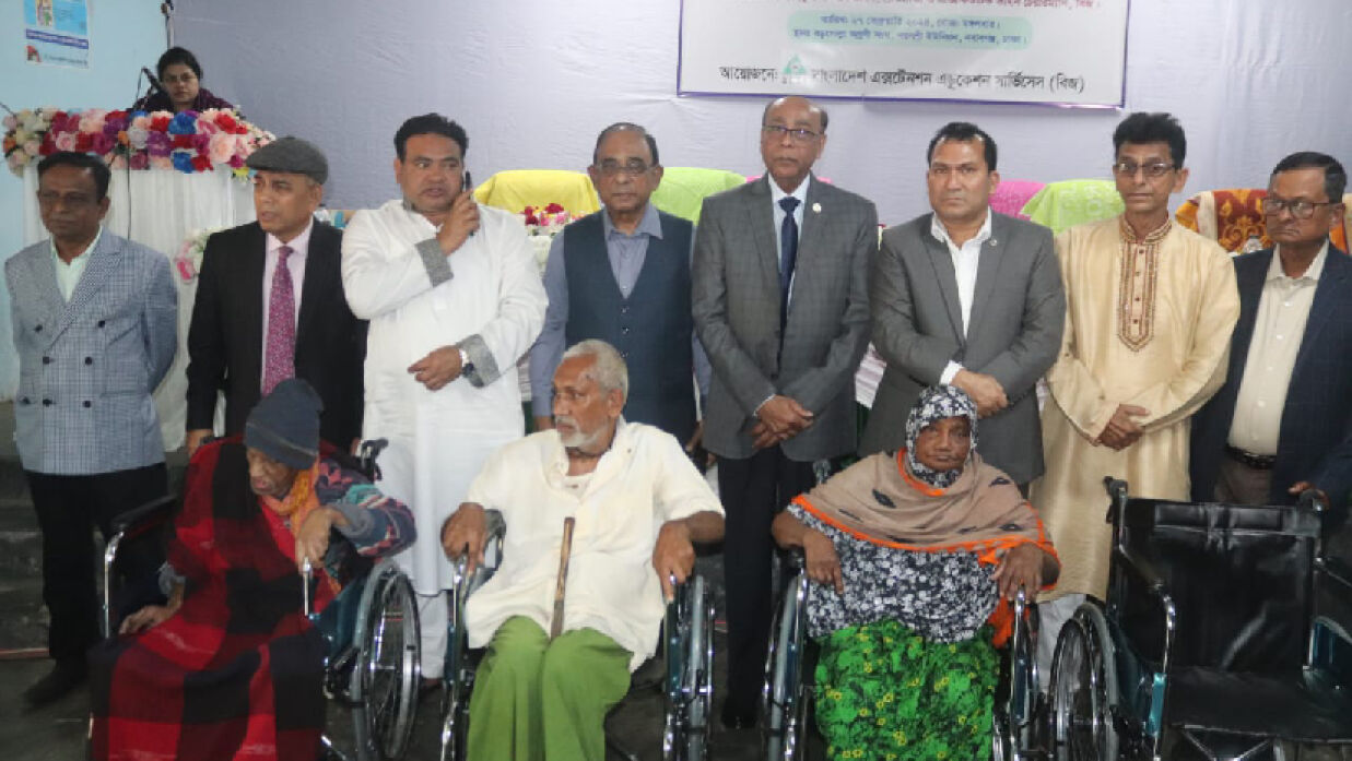 অনুষ্ঠানে অতিথিবৃন্দ