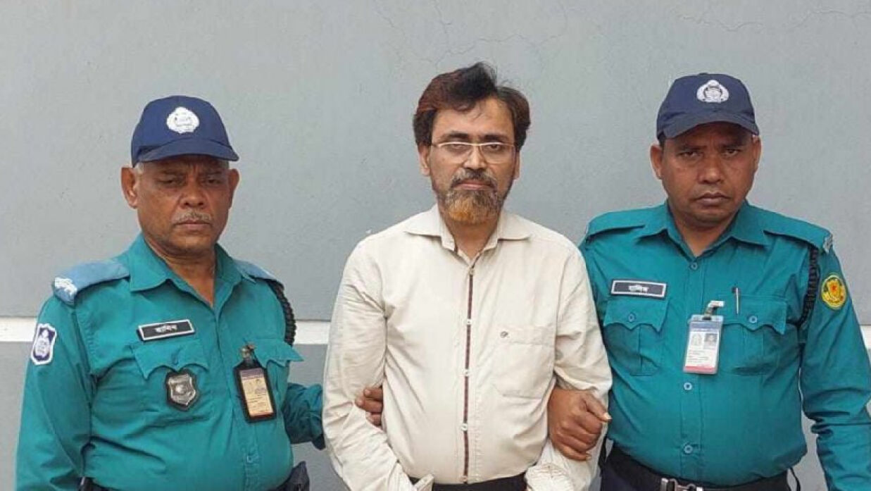 আমি তোমাকে বাবার মতো জড়িয়ে ধরেছি, ভুলে যাও