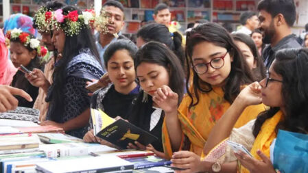 এবার ১৩ কোটি টাকার বই বিক্রি বেড়েছে