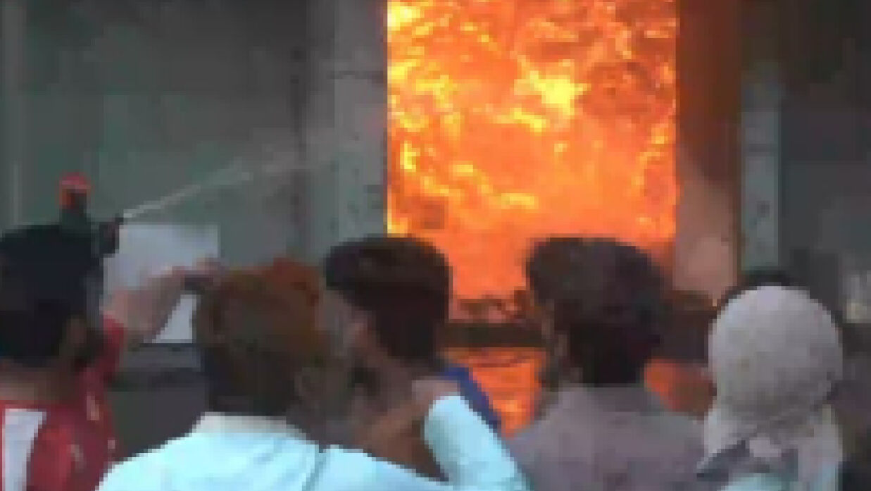 এস আলম চিনি মিলে আগুন