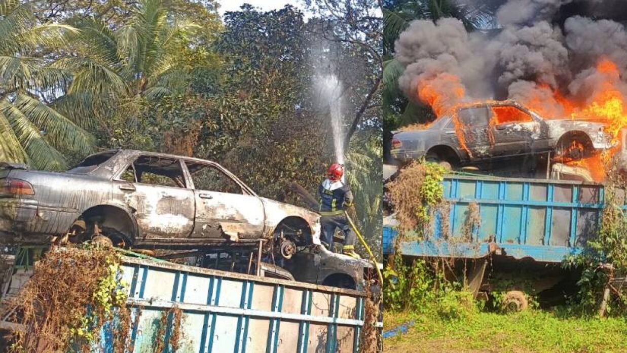 আগুনে পুড়ছে গাড়ি