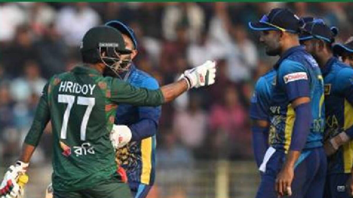 খেলোয়াড়দের কোনো একটা কথায় মেজাজ হারান হৃদয়।