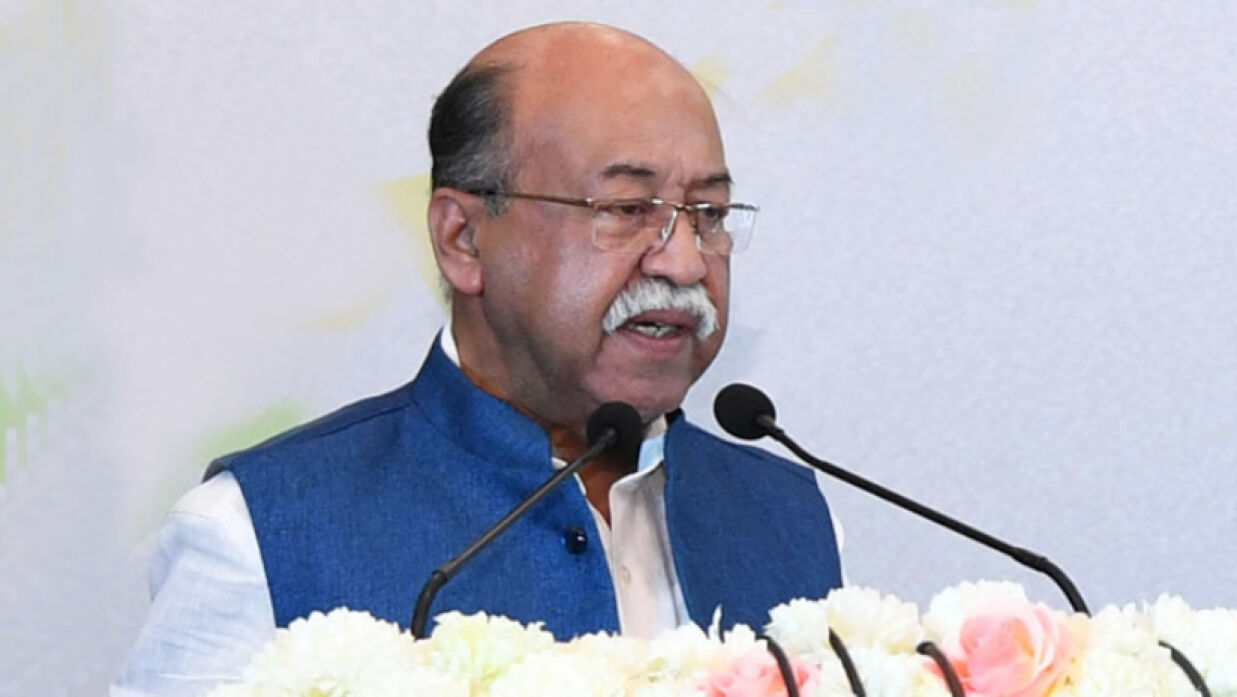 শিল্পমন্ত্রী নূরুল মজিদ মাহমুদ হুমায়ূন
