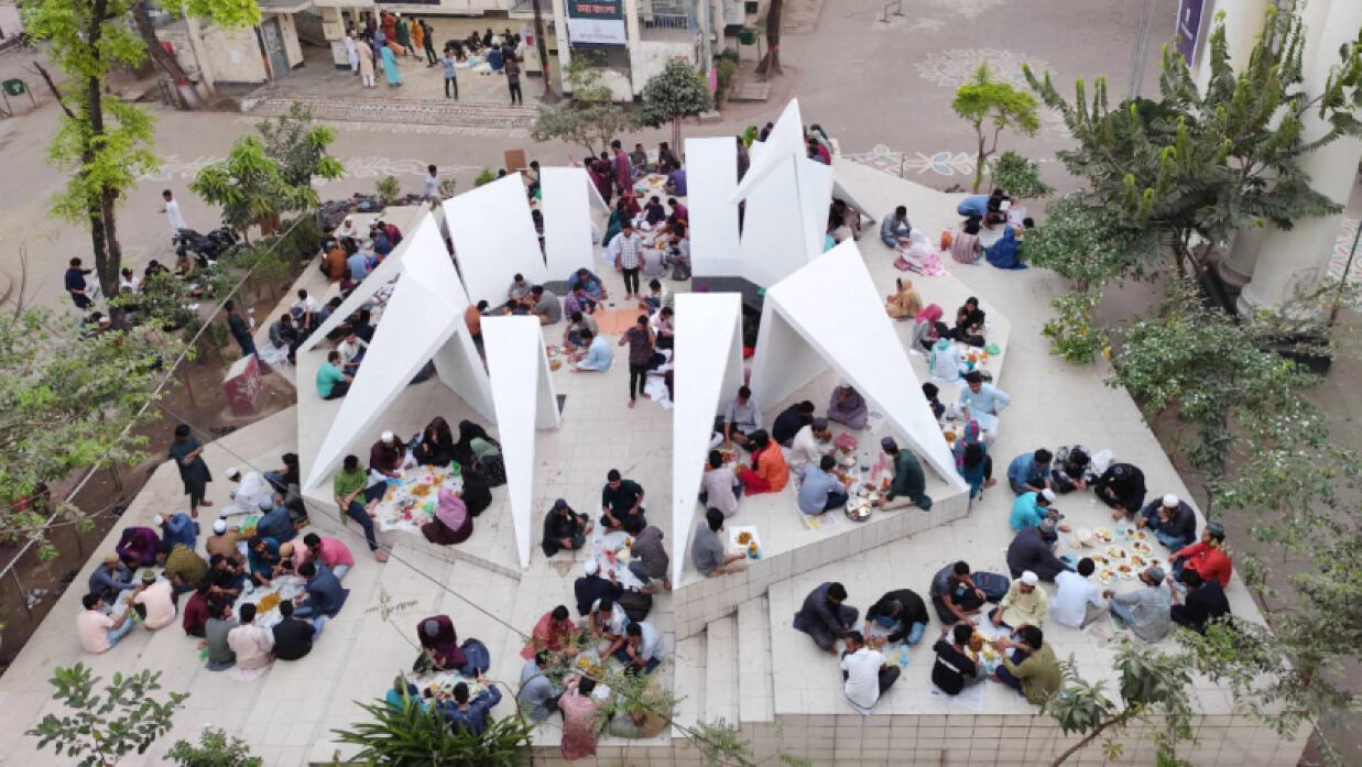 জগন্নাথ বিশ্ববিদ্যালয়ে শিক্ষার্থীদের ‘গণ ইফতার’