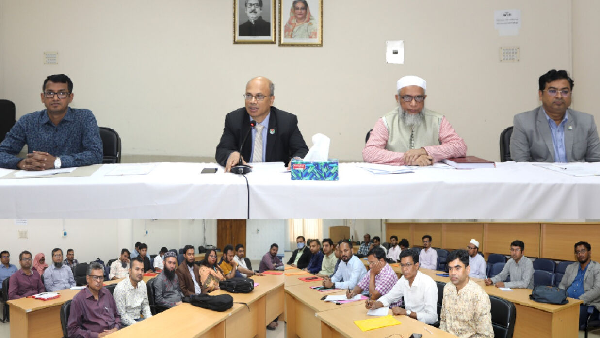 ইউজিসিতে অনুষ্ঠিত কর্মশালায় অতিথি ও কর্মকর্তারা