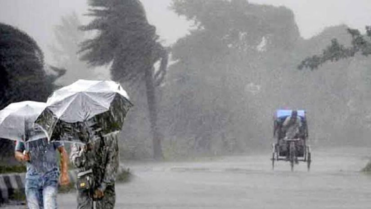 সন্ধ্যার মধ্যে যেসব জেলায় ৬০ কিমি বেগে ঝড়ের আশঙ্কা 