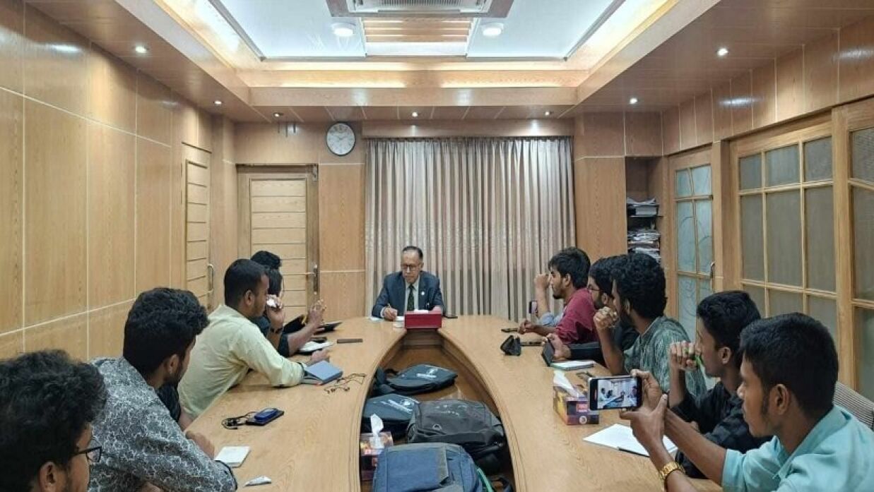 ক্যাম্পাস সাংবাদিকদের সঙ্গে মতবিনিময় করেন চবির নবনিযুক্ত উপাচার্য অধ্যাপক ড. মো. আবু তাহের