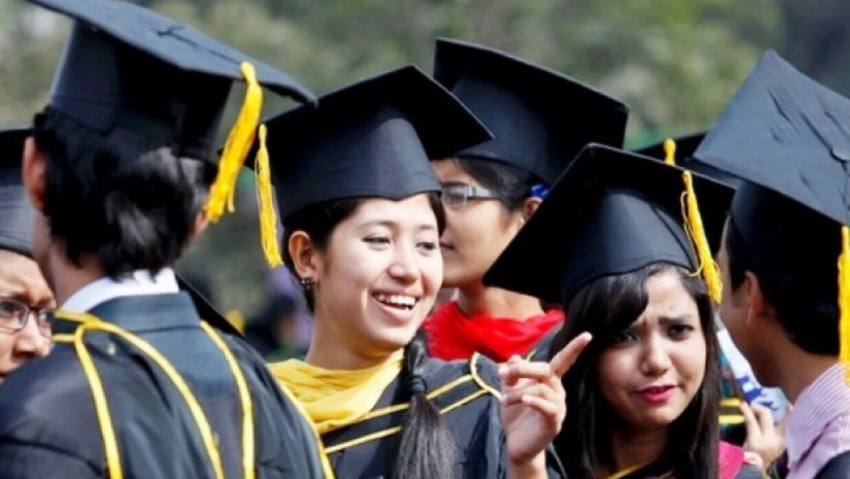 সমাবর্তনের প্রতীকী ছবি