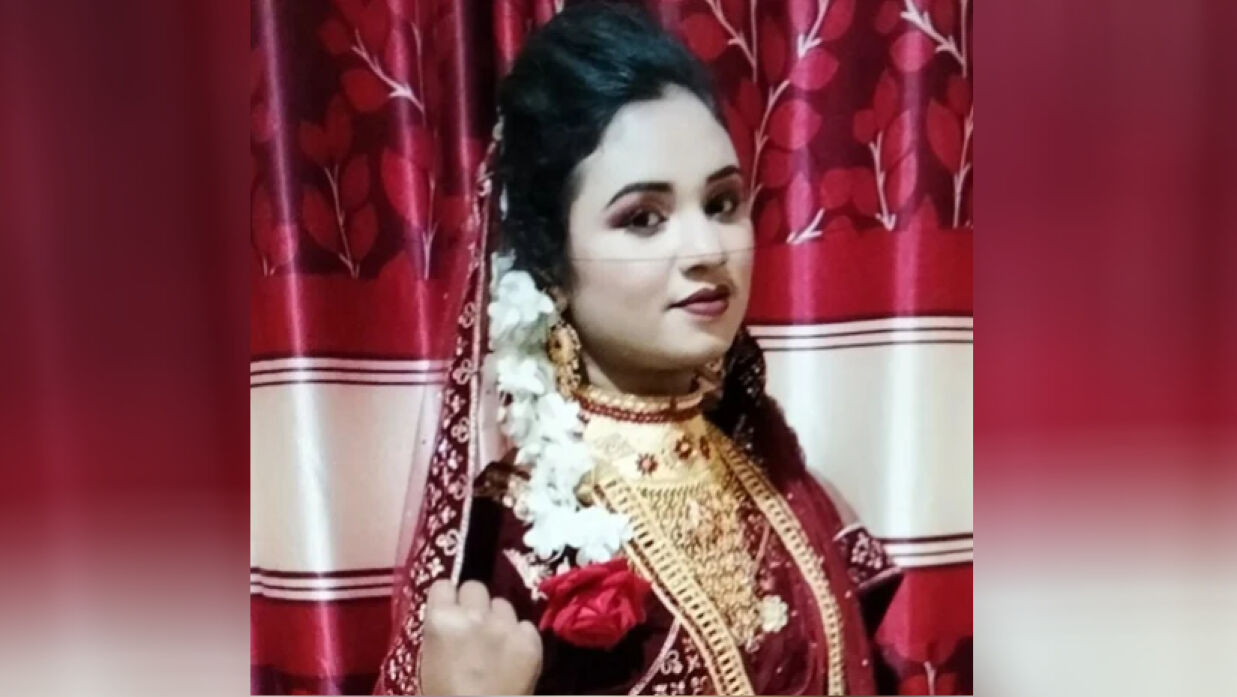 ট্রলারডুবিতে নিখোঁজ আনিকা আক্তার