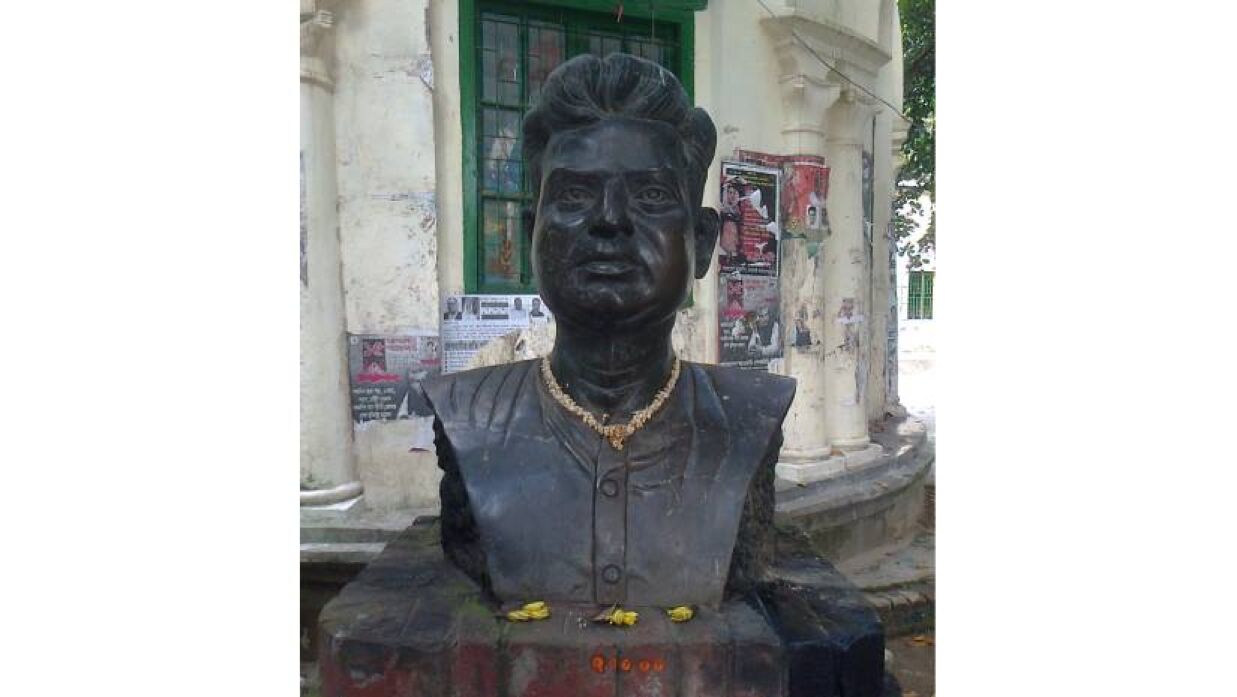 মধুর ক্যান্টিনের ‘মধুদা’