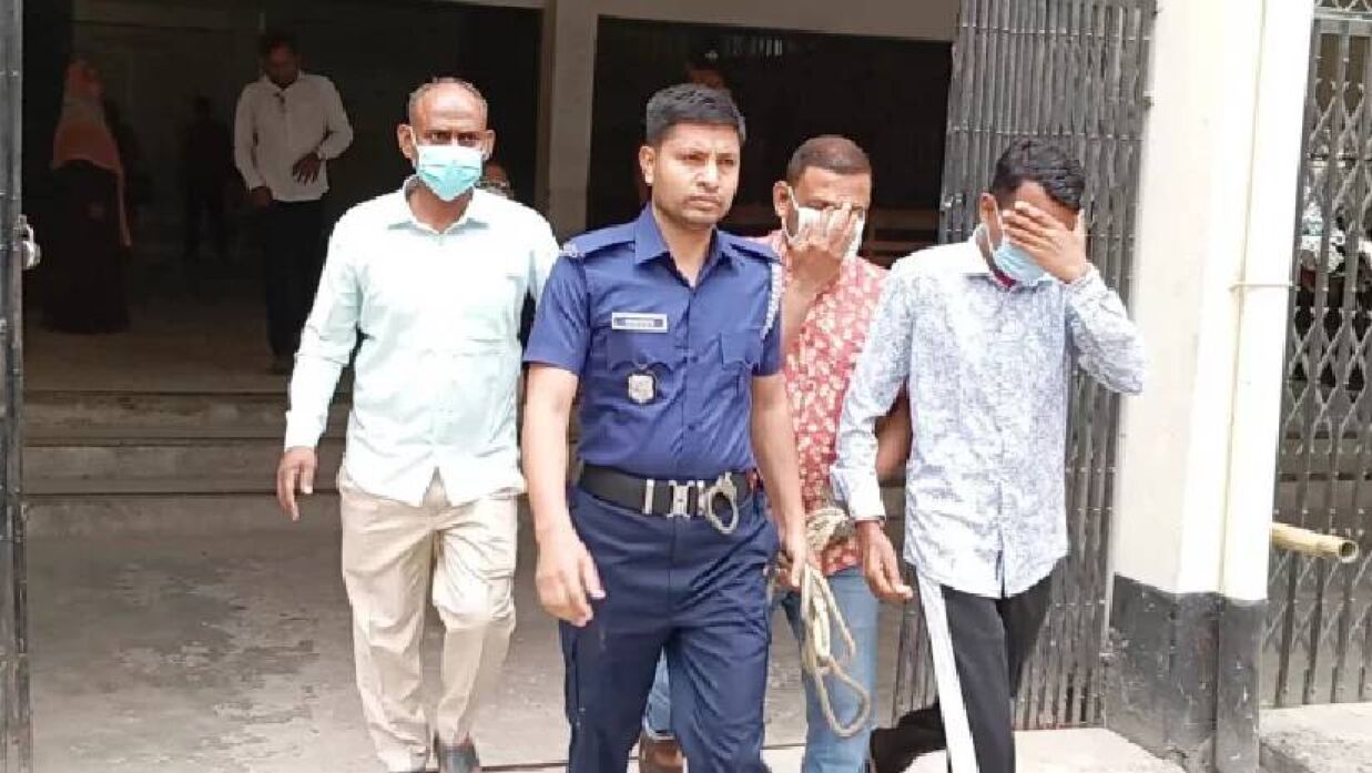 আদালসে আসামিরা