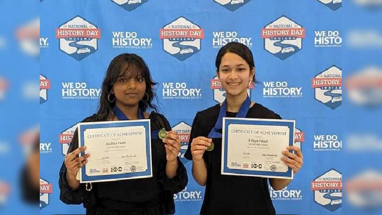 অর্চিতা শ্বেতা ও রিফাইয়া ফয়সাল