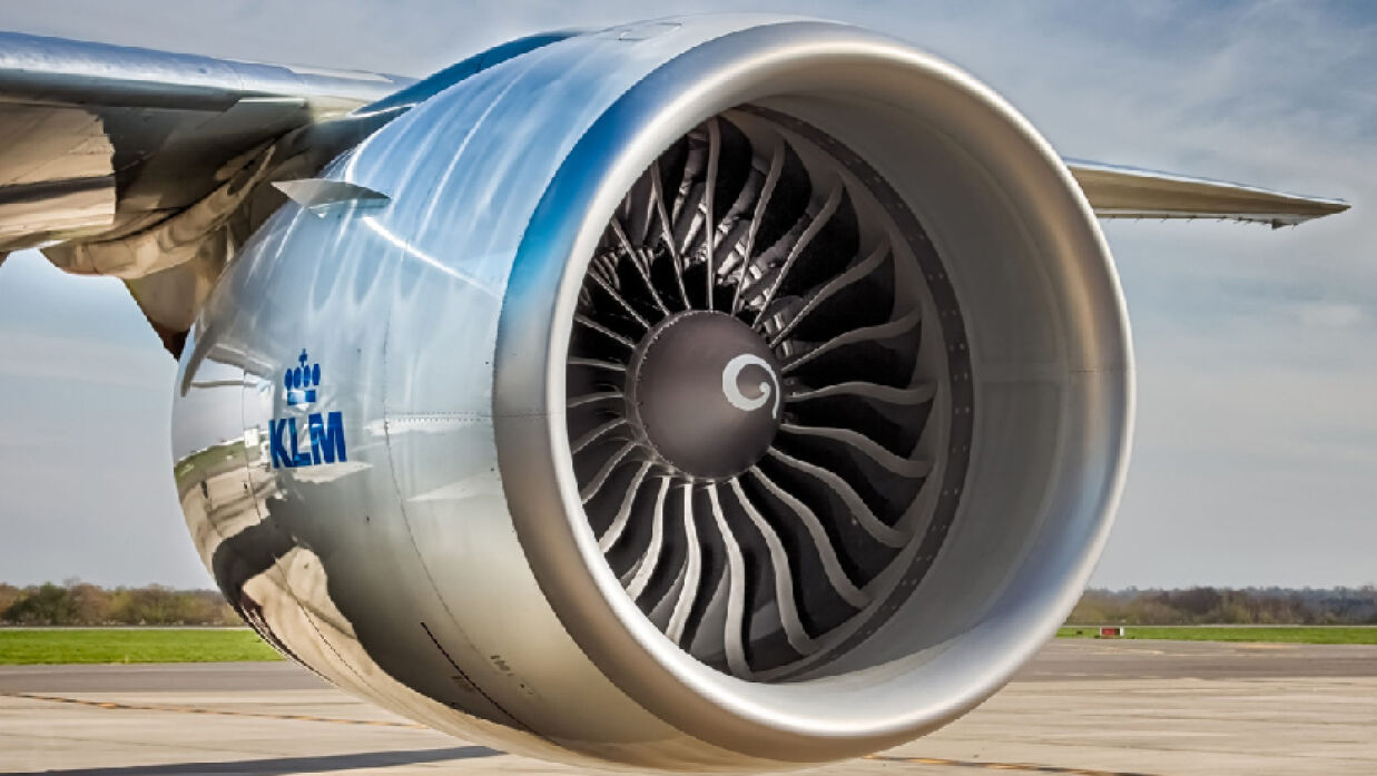 বিমানের ইঞ্জিনের ভেতর মুদ্রা ছুড়লেন যাত্রী, এরপর যা ঘটলো