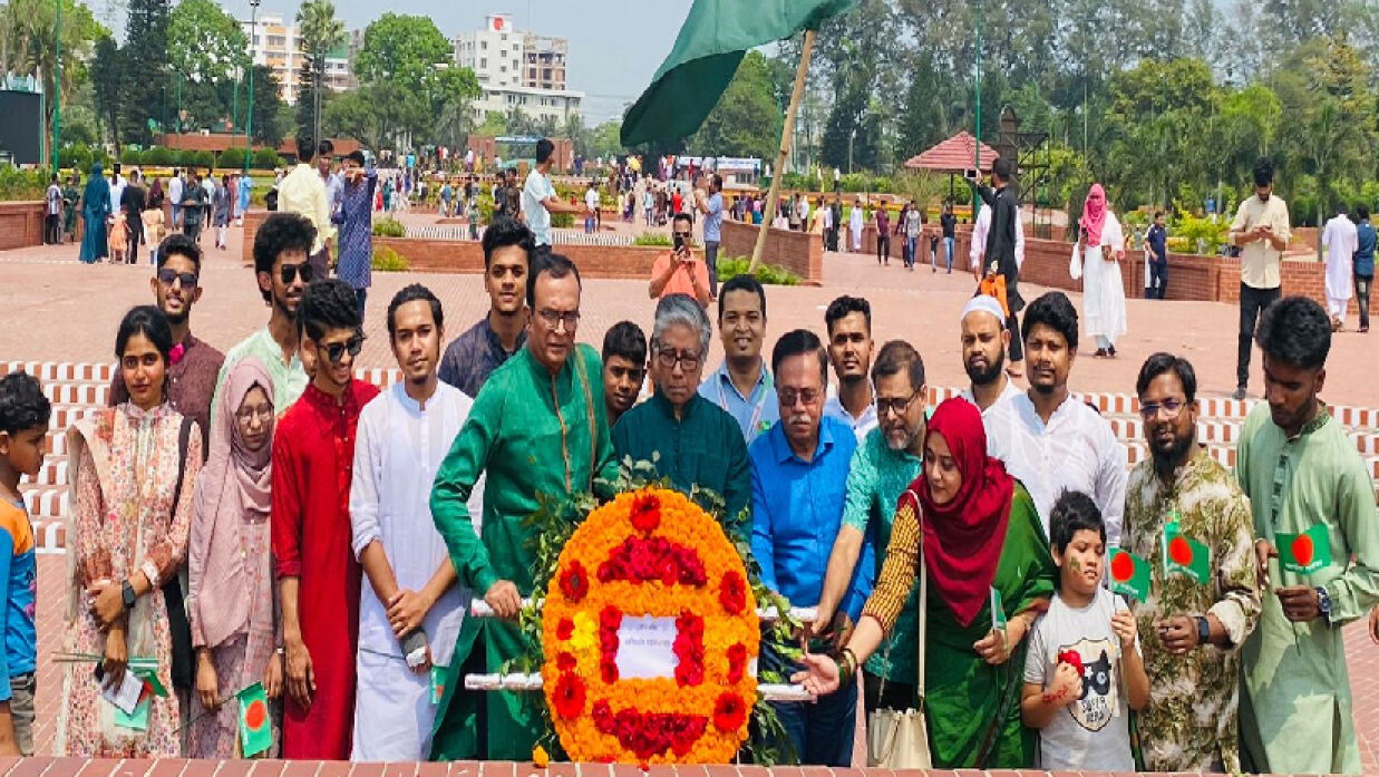 পুষ্পস্তবক অর্পণ 