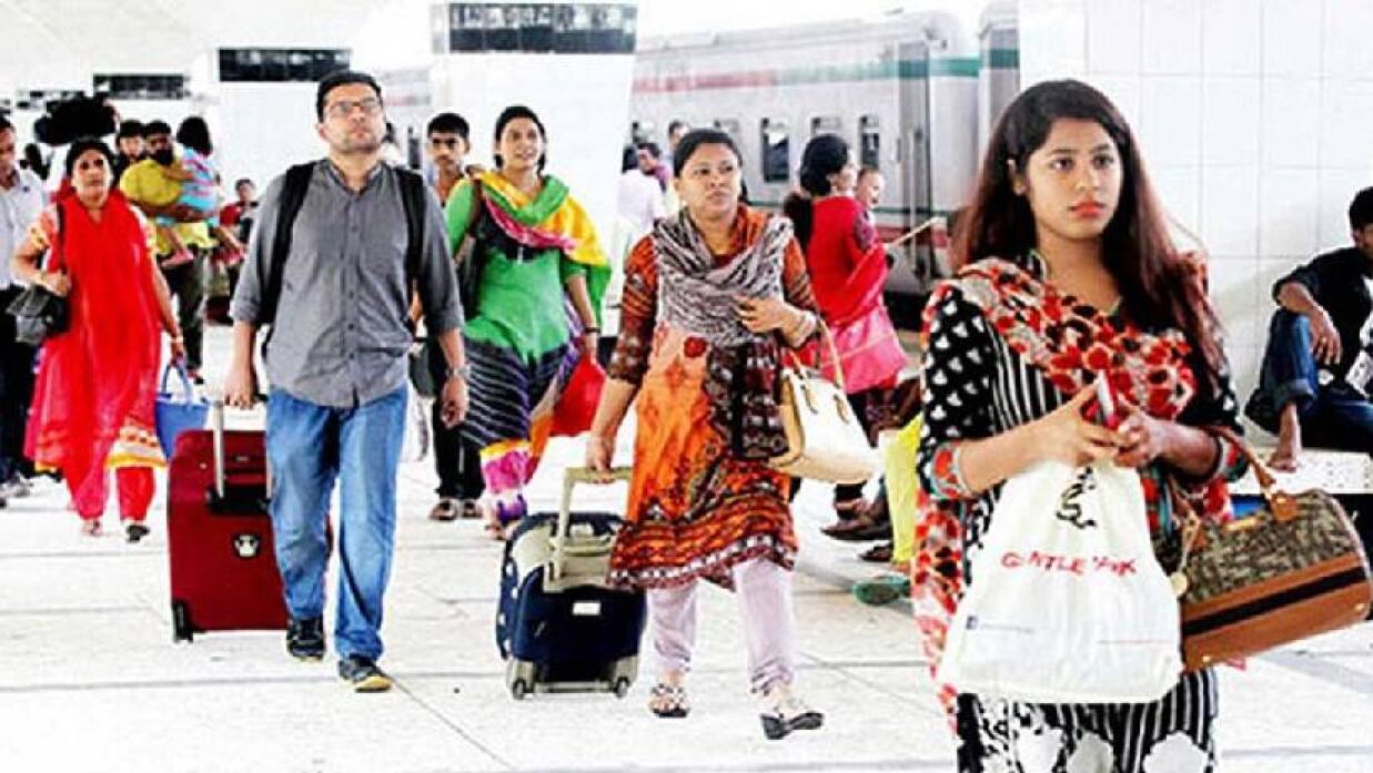 ঈদযাত্রায় দুর্ভোগ কমাতে দুদিন ছুটি বাড়ানোর দাবি