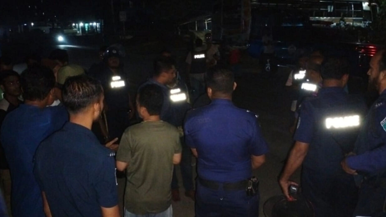 তরমুজ নিয়ে ২ গ্রামবাসীর সংঘর্ষে আহত ২০