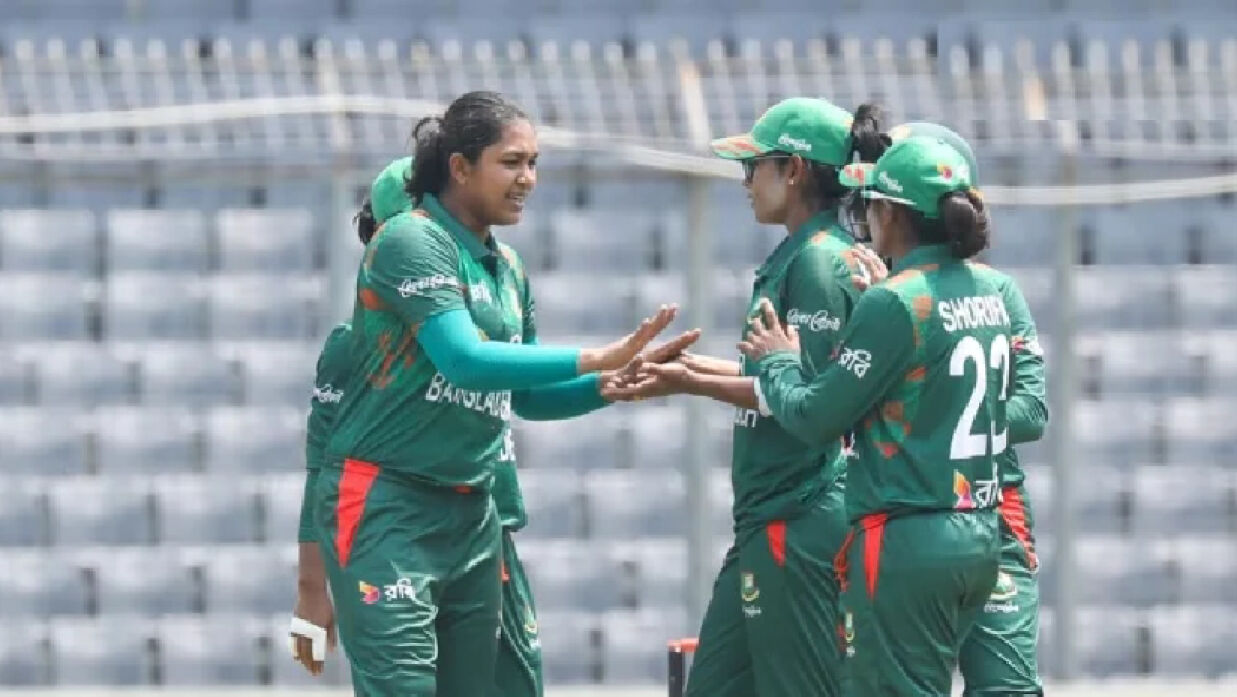 দুটি হ্যাটট্রিক করলেন ফারিহা ইসলাম