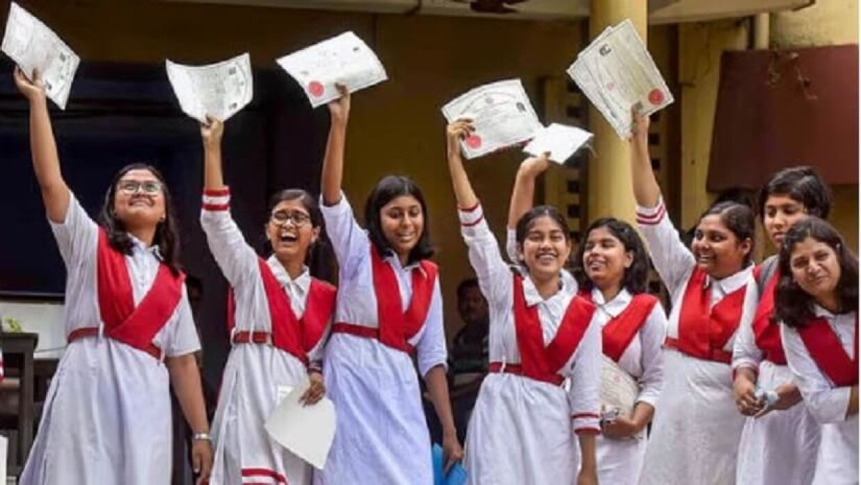 পশ্চিমবঙ্গের স্কুল স্তরে চালু হচ্ছে এআই কোর্স