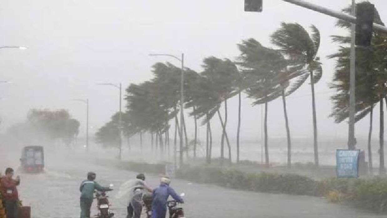 সন্ধ্যার মধ্যে ঝড়-বৃষ্টি হতে পারে যেসব অঞ্চলে