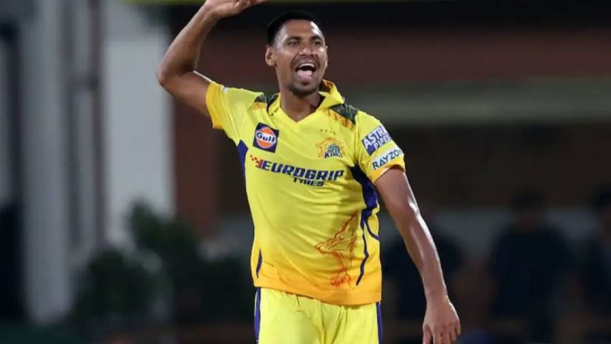 চেন্নাইয়ের পথে মুস্তাফিজ, থাকতে পারেন পরের ম্যাচে