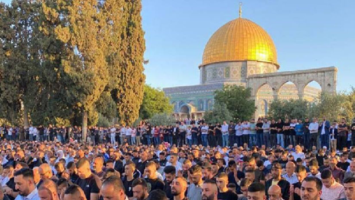 ঈদুল ফিতর উদযাপন