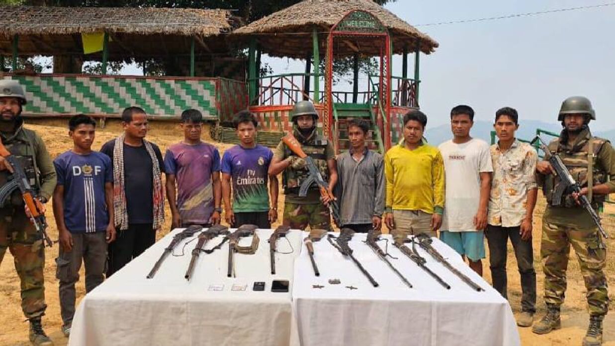 কেএনএফের ৮ সদস্য আটক