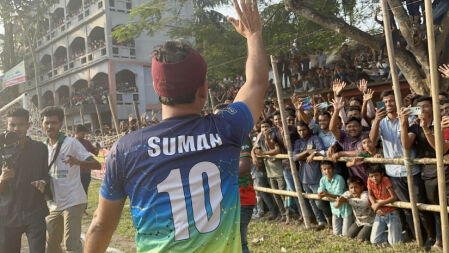 ফুটবল খেলতে রাজবাড়ী যাচ্ছেন ব্যারিস্টার সুমন