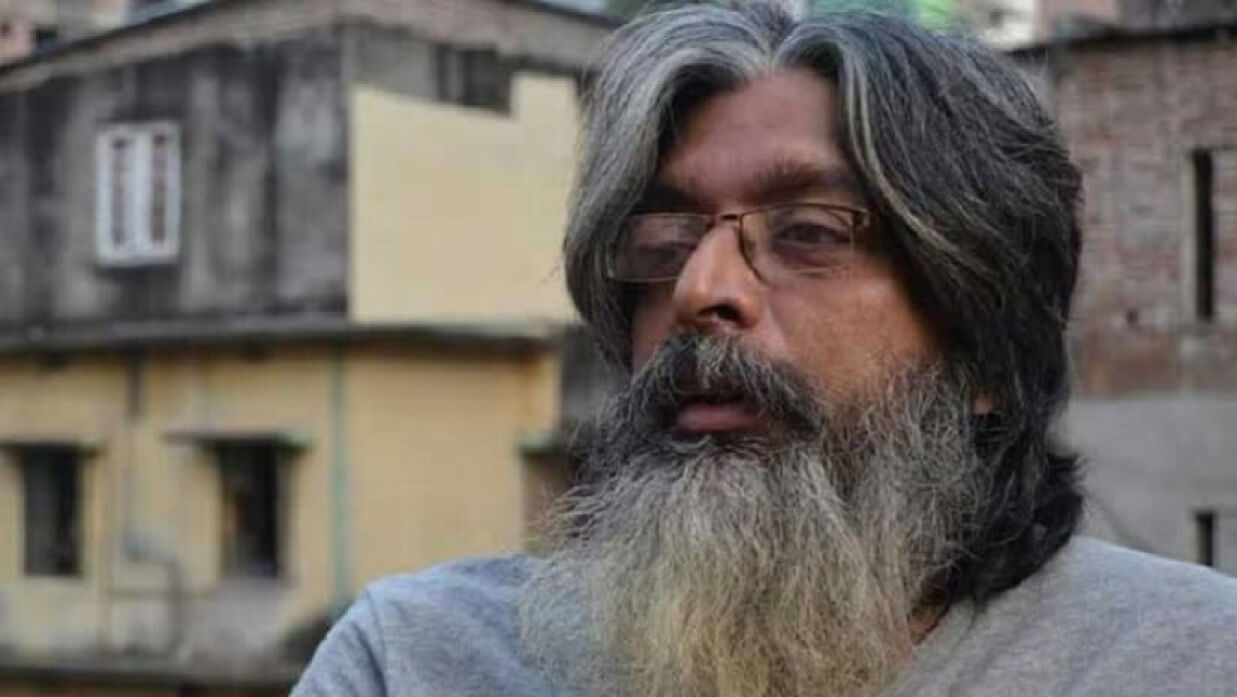 প্রখ্যাত শিল্পী ধ্রুব এষ