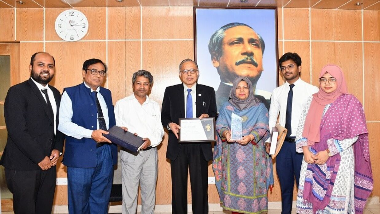 টিম ইউনিভার্সিটি অফ চিটাগাং’র ‘বেস্ট মেমোরিয়াল অ্যাওয়ার্ড’ অর্জন