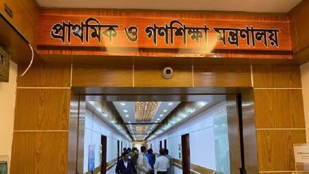 তীব্র গরমে প্রাথমিক বিদ্যালয়ে অ্যাসেম্বলি বন্ধ রাখার নির্দেশ