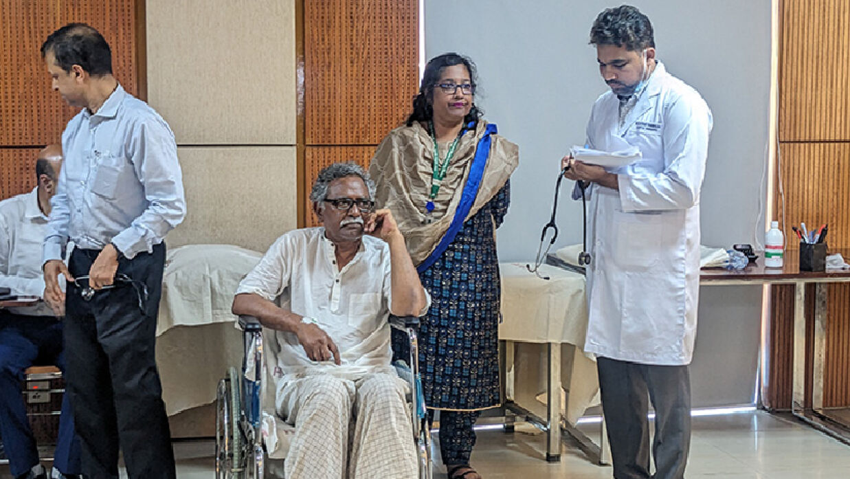 আনু মুহাম্মদের চিকিৎসায় মেডিকেল বোর্ড গঠন করবে সরকার