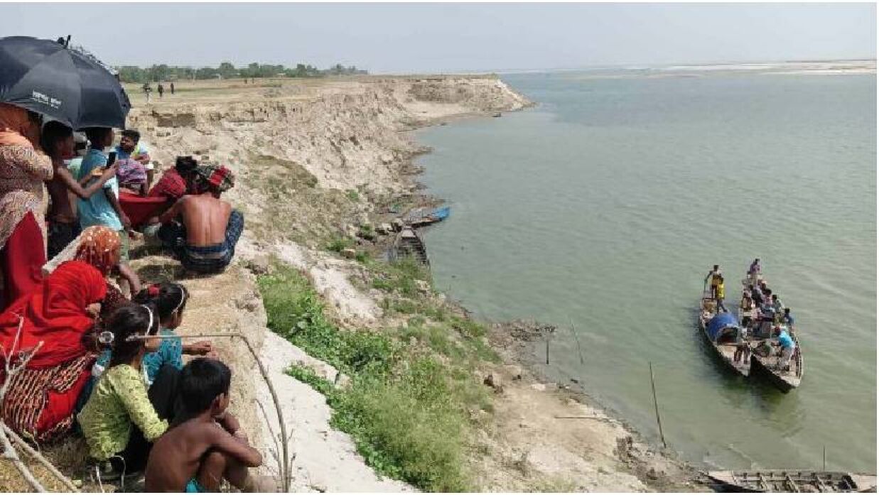 পদ্মায় গোসল করতে নেমে ৩ শিক্ষার্থীর মৃত্যু