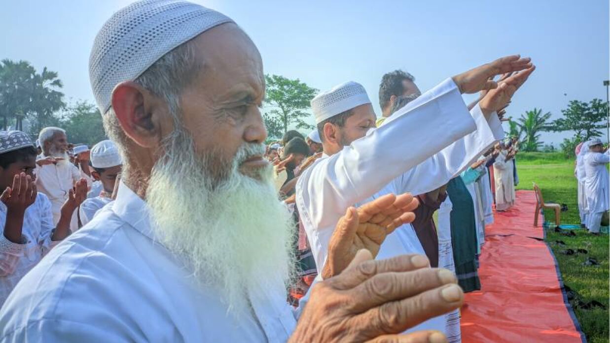 সাভারে বৃষ্টির জন্য ইস্তিসকার নামাজ আদায়