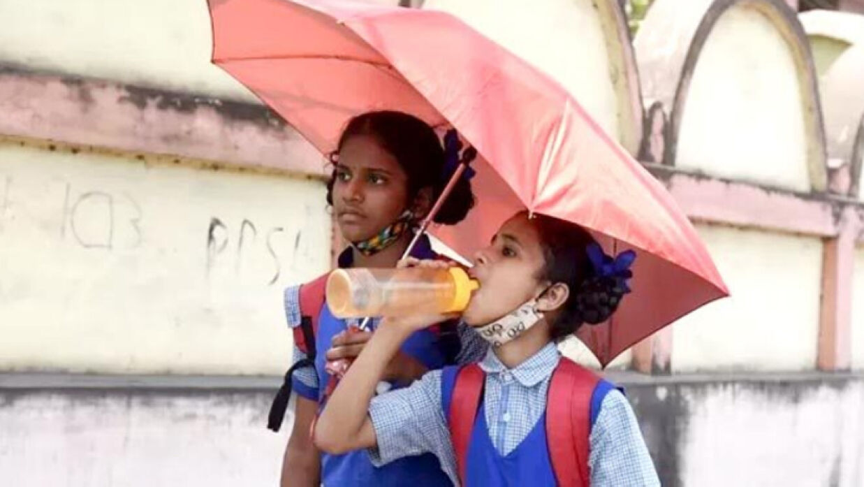 তীব্র তাপদাহে হাঁসফাঁস জনজীবনে