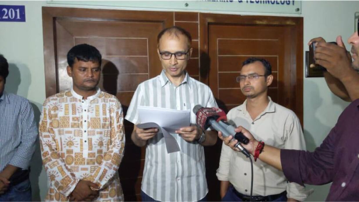 চুয়েটের রেজিস্ট্রার (অতিরিক্ত দায়িত্ব) অধ্যাপক ড. শেখ মোহাম্মদ হুমায়ুন