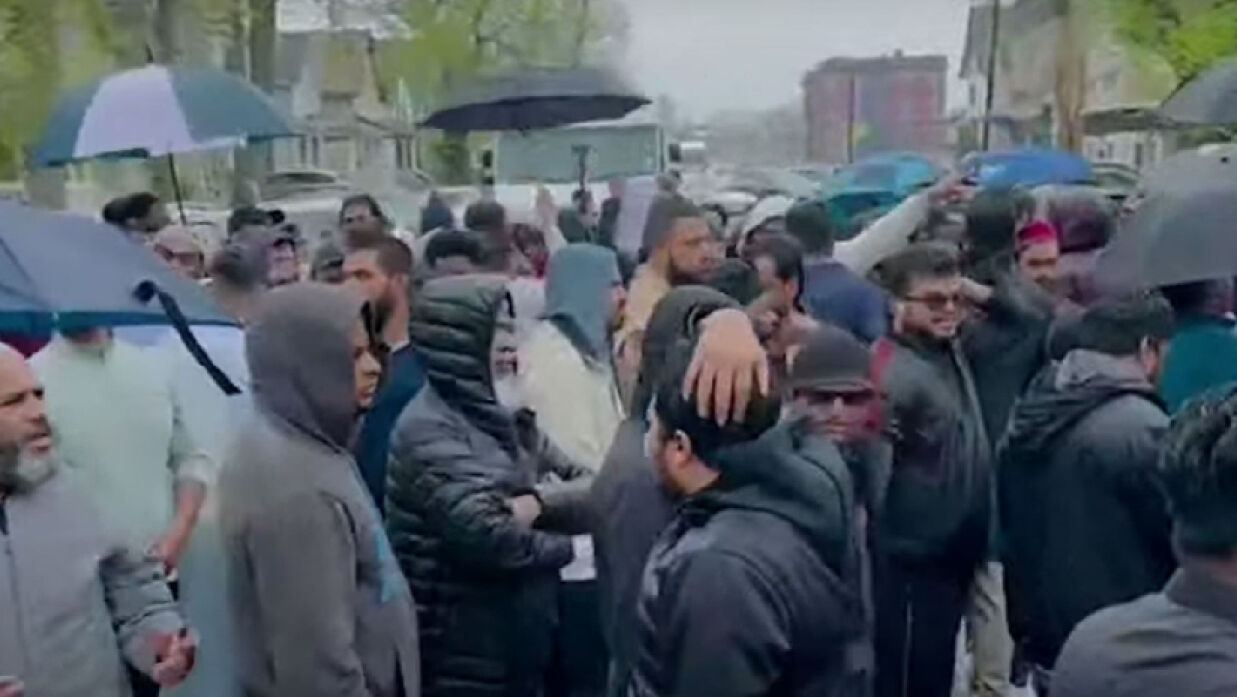 দুই বাংলাদেশিকে হত্যা, প্রতিবাদে উত্তাল বাফেলো শহর