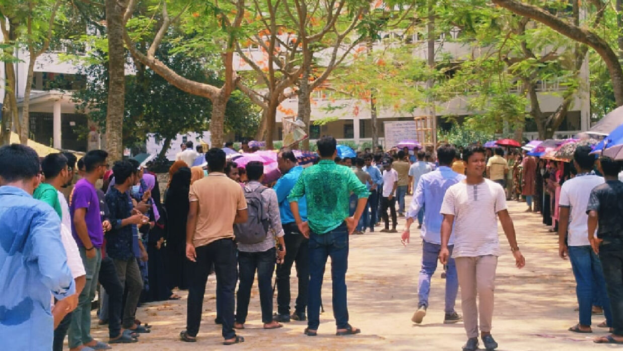বিশ্ববিদ্যালয় বন্ধের সিদ্ধান্ত মানেন না কুবি শিক্ষক-শিক্ষার্থীরা