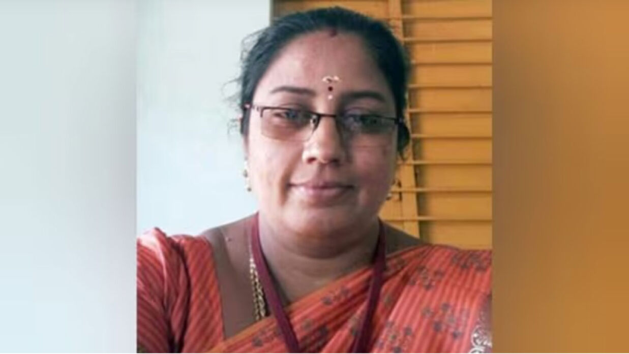 সহকারী অধ্যাপক নির্মলা দেবী