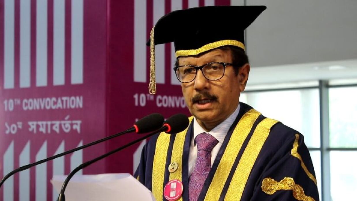 বক্তব্য রাখছেন ড. কামাল আবদুল নাসের চৌধুরী