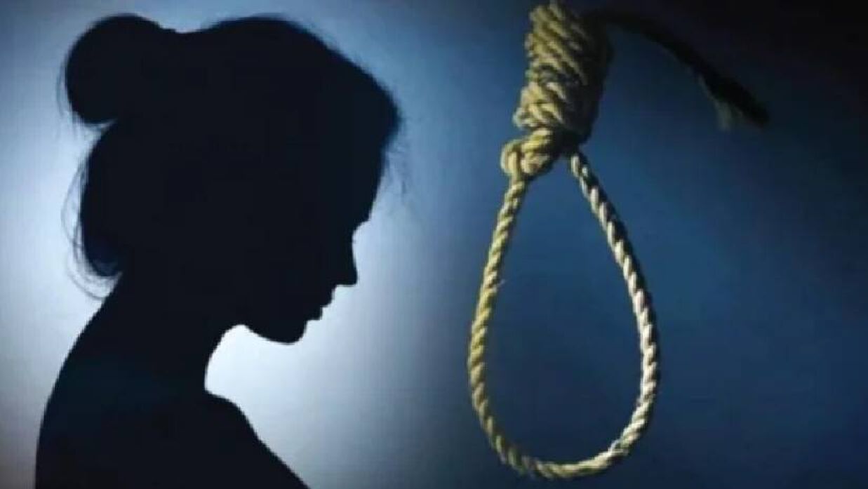  স্বামীর উপর রাগ করে এসএসসি পরীক্ষার্থীর গলায় ফাঁস