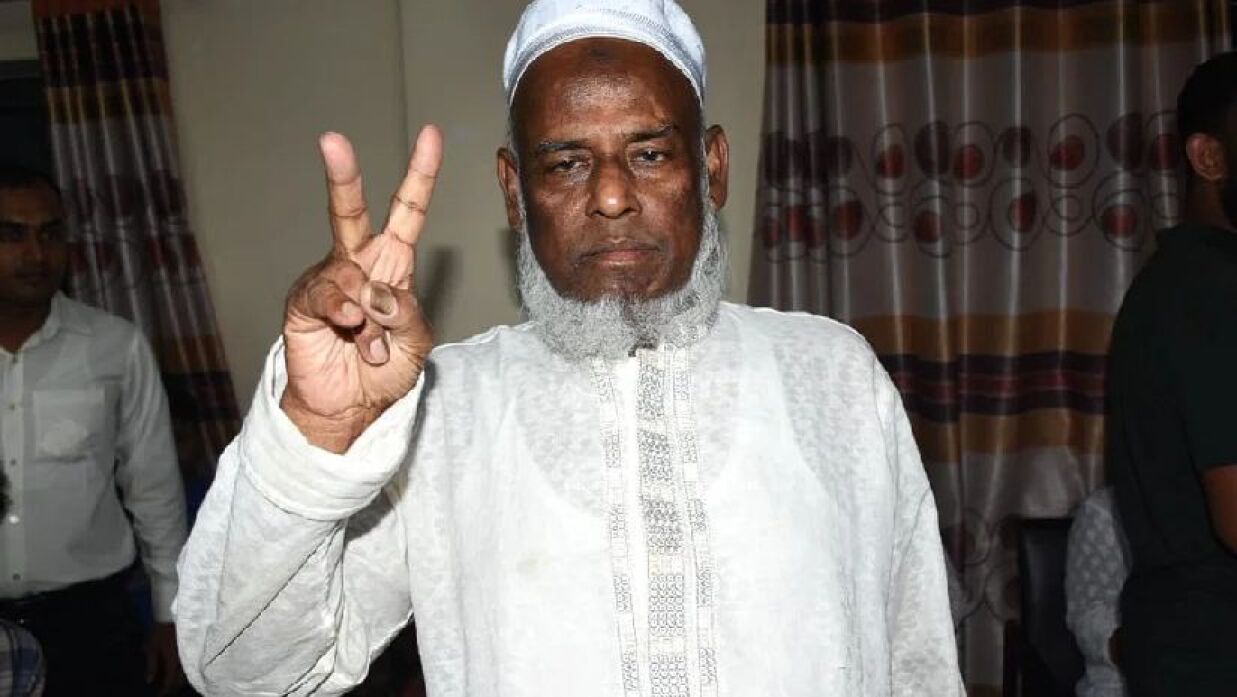 বরিশালে আওয়ামী লীগের বড় নেতাদের হারিয়ে চমক শিক্ষকের, হলেন উপজেলা চেয়ারম্যান 