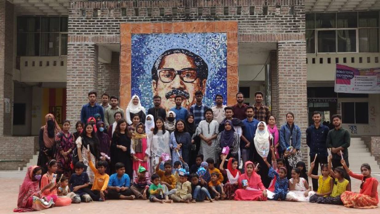 সুবিধাবঞ্চিত শিশুদের মুখে হাসি ফুটাচ্ছে সিআরসি