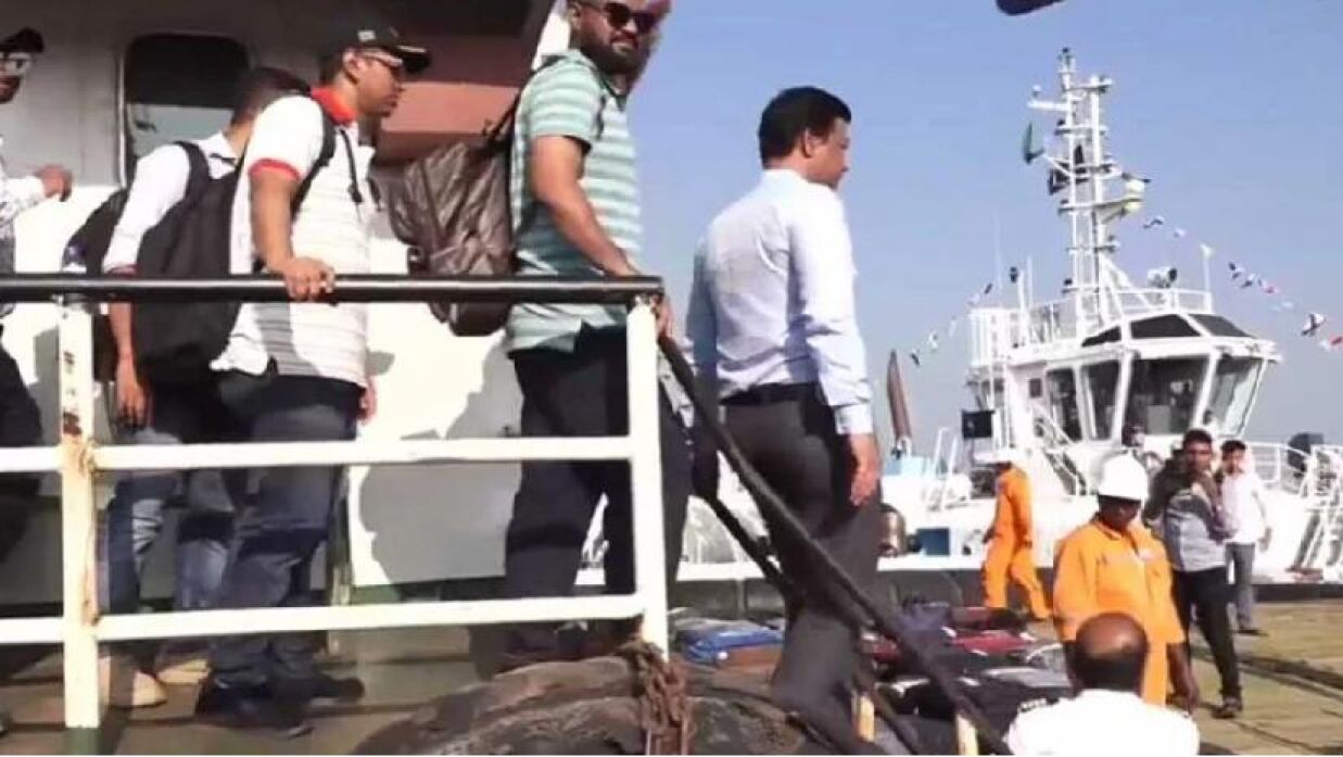 অবশেষে দেশে পৌঁছেছে ২৩ নাবিক, বন্দরে সংবর্ধনা