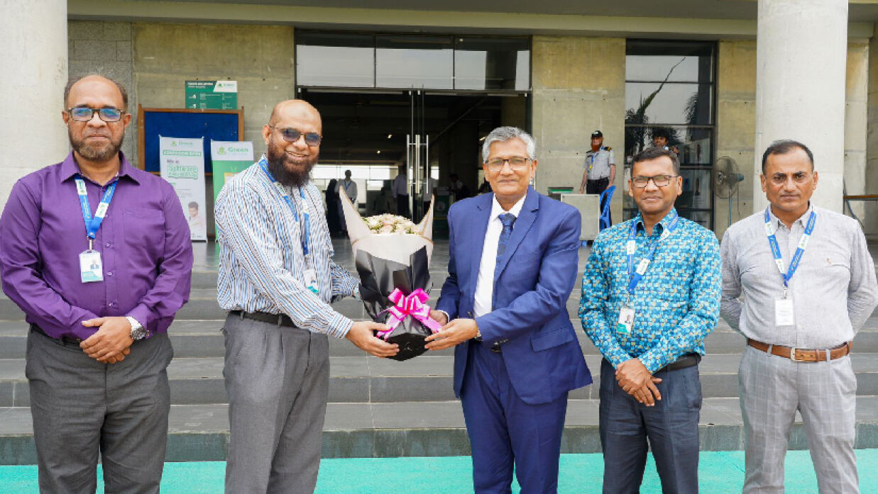 নতুন উপাচার্য অধ্যাপক ড. মোহাম্মদ শরীফ উদ্দিনকে বরণ