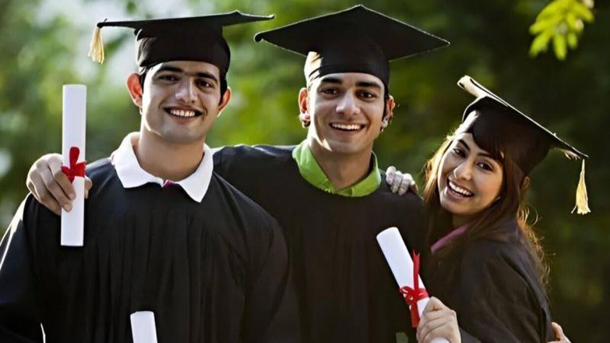 স্নাতক ও স্নাতকোত্তরে স্কলারশিপ নিয়ে যুক্তরাজ্যে উচ্চশিক্ষার সুযোগ  