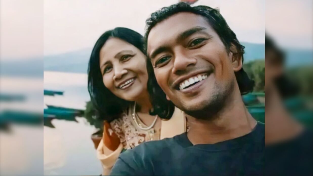 মায়ের সঙ্গে নাদির নিবরাস